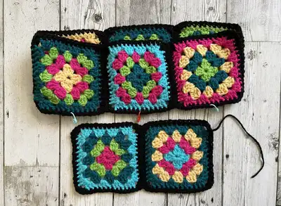 Bonita Project Bag Pattern step 3 - details and accessories