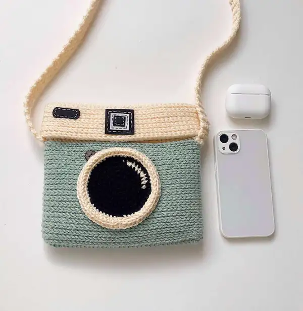 The Camera Crochet Bag & Purse Pattern