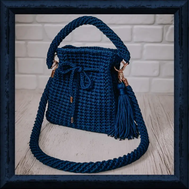 Free Intermediate crochet pattern: Bag -pouch Crochet Pattern - Easy to follow tutorial
