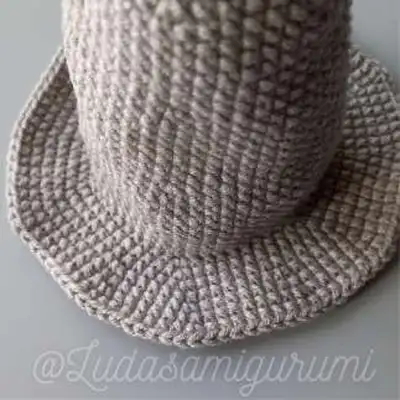 Stegosaurus Amigurumi Pattern step 3 - details and accessories