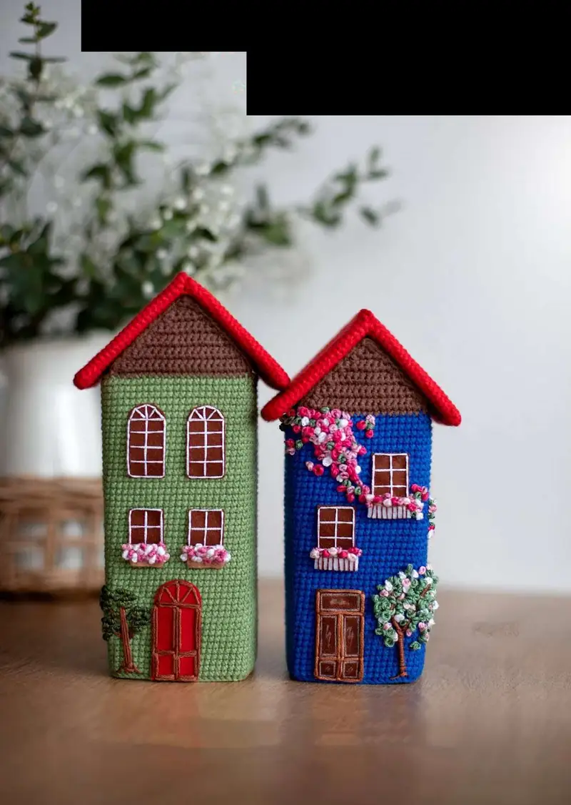 Free Intermediate crochet pattern: Big Houses Amigurumi Pattern - Easy to follow tutorial