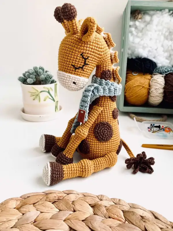 Ollie the Giraffe Amigurumi Pattern