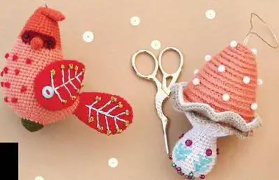 Christmas Ornament Set Amigurumi Pattern step 3 - details and accessories