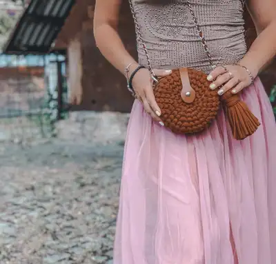 Round Bag with T-Shirt Yarn Pattern step 2 - assembly progress