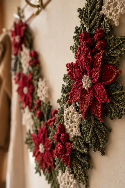 Poinsettia Motif Christmas Table Runner Pattern step 2 - assembly progress