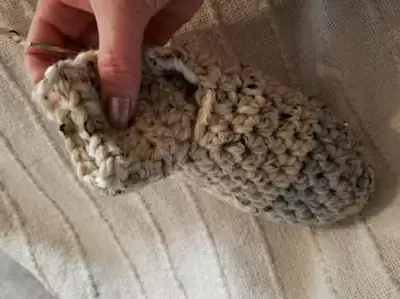 Simple Slippers Pattern step 3 - details and accessories
