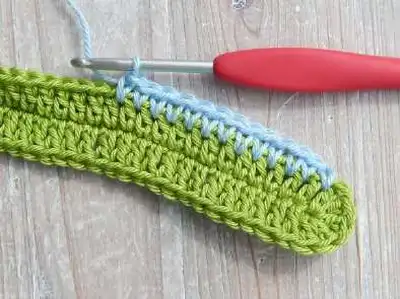Boho Flower Slouch Bag Pattern step 4 - final assembly and finishing