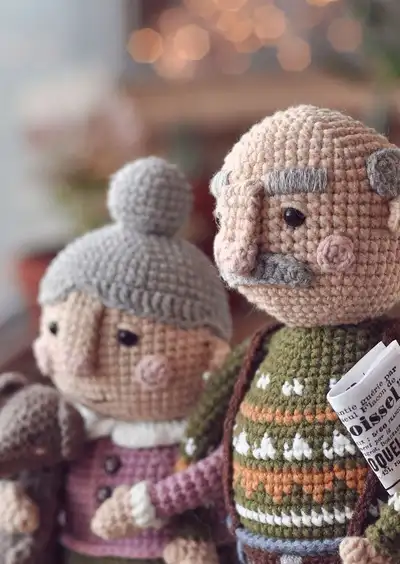 Grandpa Amigurumi Pattern step 2 - assembly progress
