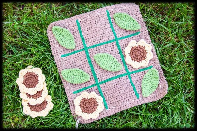 Free Beginner Friendly crochet pattern: Tic-Tac-Toe Pattern - Easy to follow tutorial
