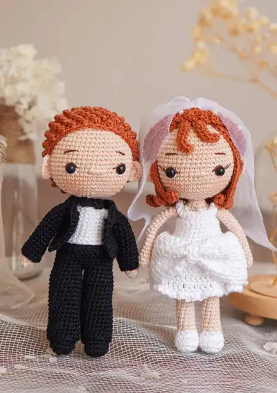 Wedding Couple Amigurumi Pattern step 1 - construction progress