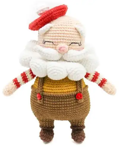 Le Pere Noel Amigurumi Pattern step 3 - details and accessories