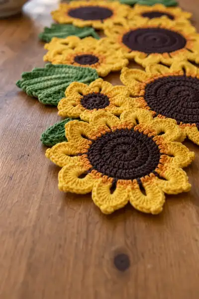 Sunflower Table Runner Pattern step 2 - assembly progress