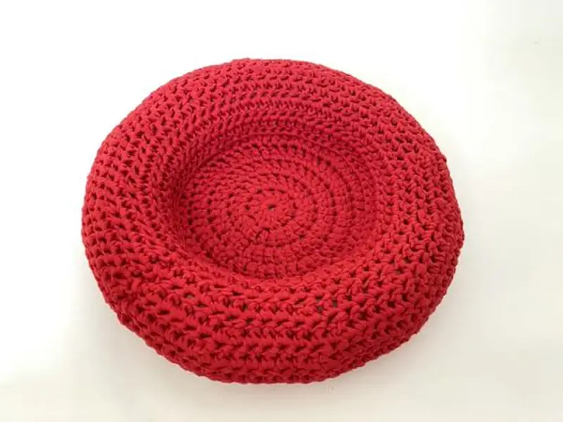 Free Intermediate crochet pattern: Easy Doughnut-Shaped Pet Bed Pattern - Easy to follow tutorial