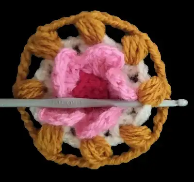 Amigurumi Holiday Lights Amigurumi Pattern step 2 - assembly progress