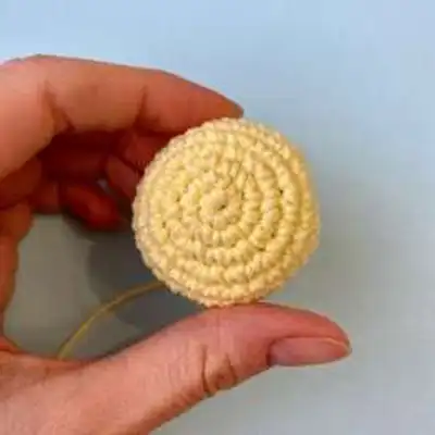 Bunny in carrot Amigurumi Pattern step 4 - final assembly and finishing