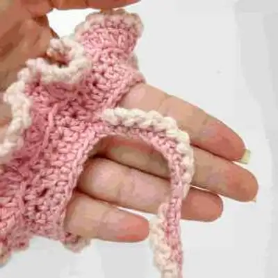 Triceratops Noah and Poli Amigurumi Pattern step 3 - details and accessories