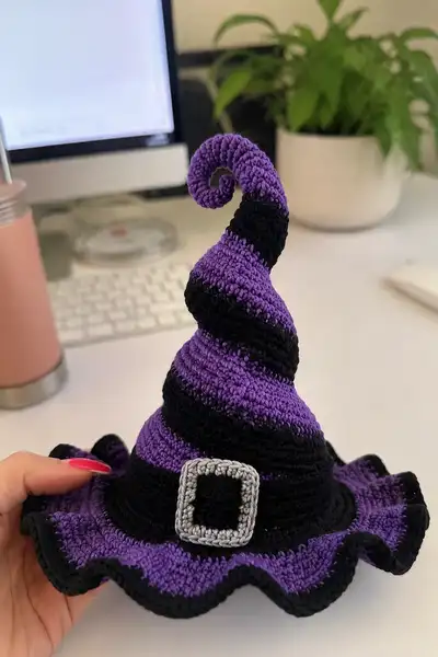 Spooky Witch Hat Amigurumi Pattern step 1 - construction progress