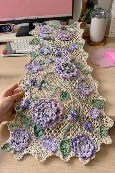 Lavender Garden Floral Lace Table Runner Pattern step 1 - construction progress