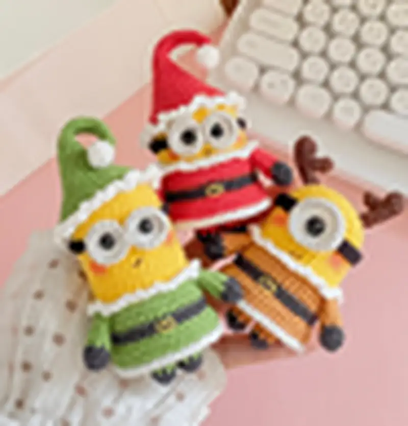 Free Intermediate crochet pattern: Christmas Minion Amigurumi Pattern - Easy to follow tutorial
