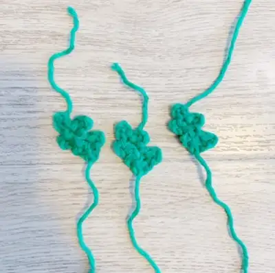 Christmas Pudding Amigurumi Pattern step 4 - final assembly and finishing