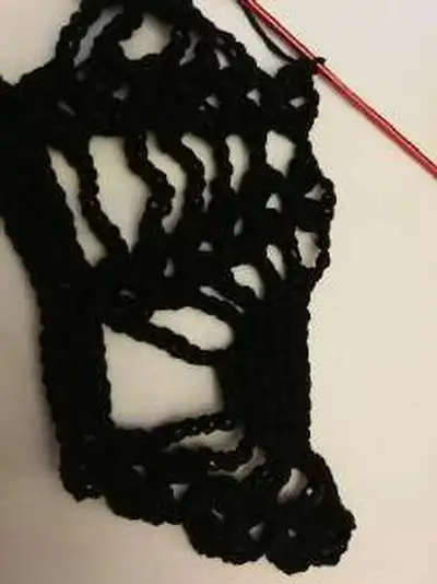 Crochet Skull Collar Pattern step 4 - final assembly and finishing