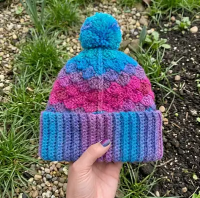 Stripy Shell Stitches Crochet Hat Pattern step 4 - final assembly and finishing