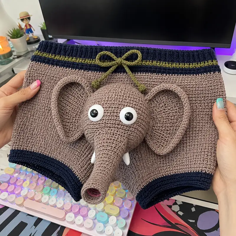 Free crochet pattern: Funny Men Elephant Underwear Pattern - Intermediate level tutorial