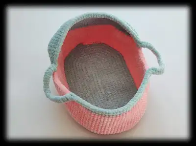 Baby Cradle Crochet Pattern step 4 - final assembly and finishing