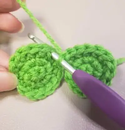 Yoshi Amigurumi Pattern step 2 - assembly progress