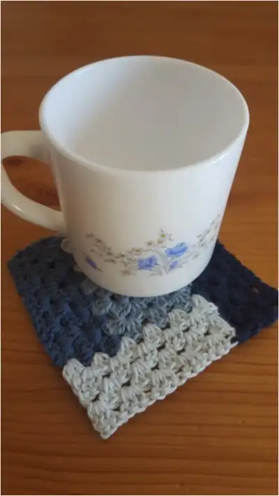 Color Block Square Crochet Coasters Pattern step 2 - assembly progress