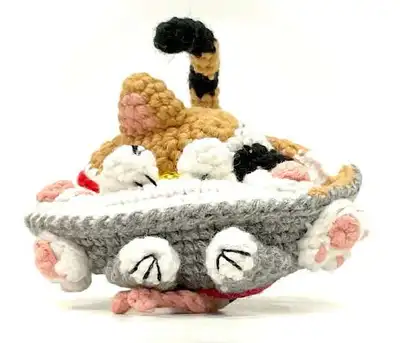 Reversible Cat Amigurumi Pattern step 3 - details and accessories