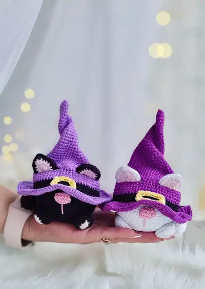 Halloween Cats Amigurumi Pattern step 1 - construction progress