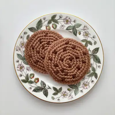 Biscuit Trio Crochet Pattern step 2 - assembly progress