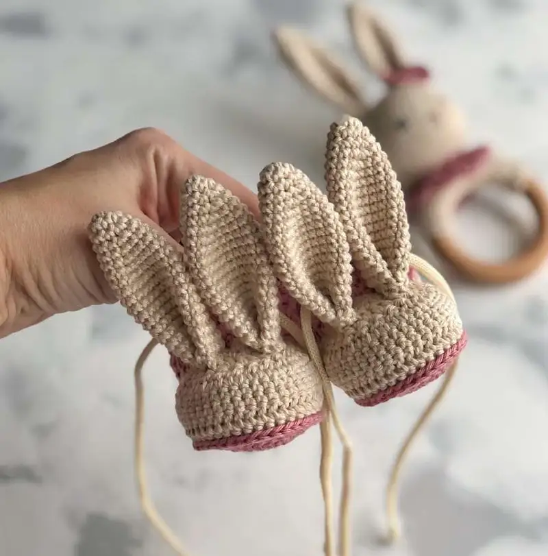 Free Intermediate crochet pattern: Bunny Booties Pattern - Easy to follow tutorial