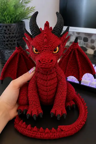 Big Devil Red Dragon Amigurumi Pattern step 1 - construction progress